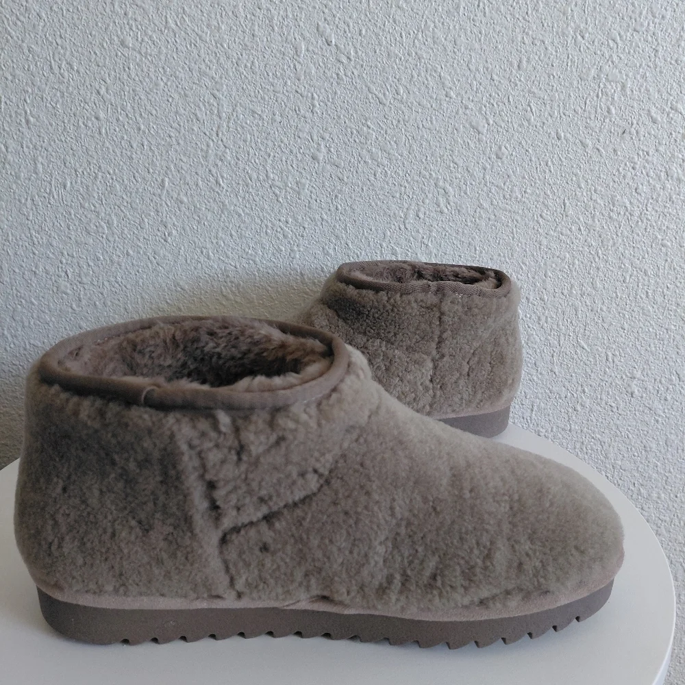 NWOB Steve Madden Cabin Taup Real Fur Upper Faux Fur Lining Booties - Picture 4 of 15